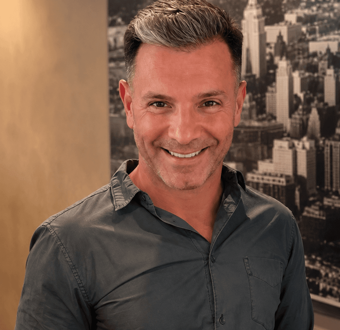 People - Doug Chambers's Profile